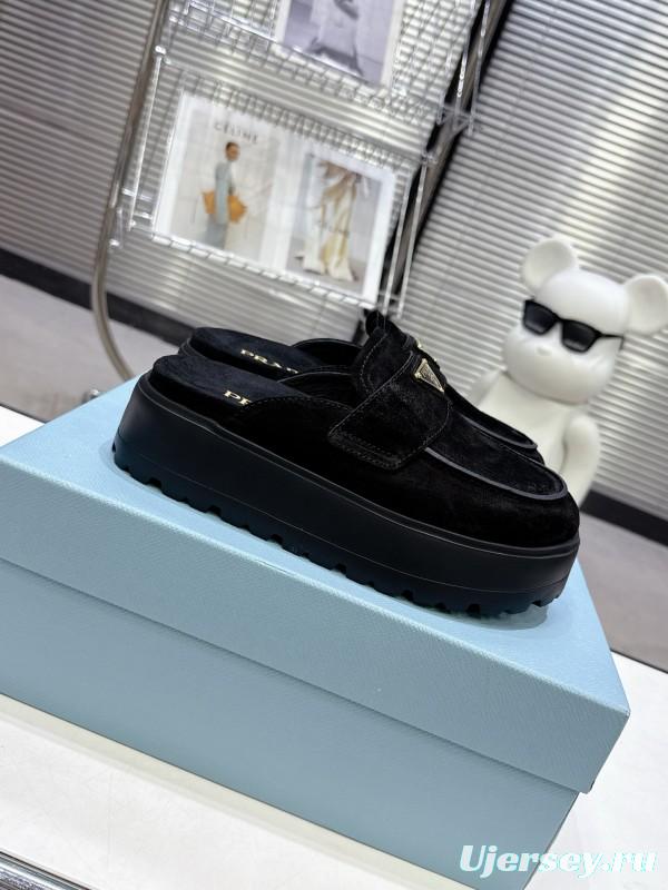 2025 Women Prada Black Velvet Mules