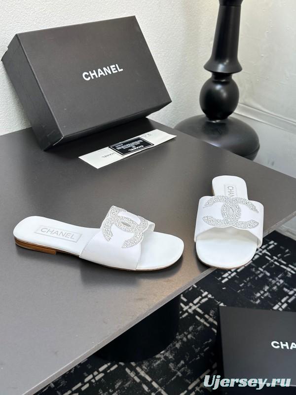 2025 Women Chanel White Leather Slippers