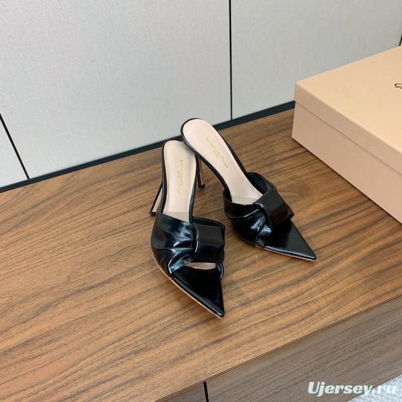 2025 Women Gianvito Rossi Black Leather Pointed High Heel Sandals
