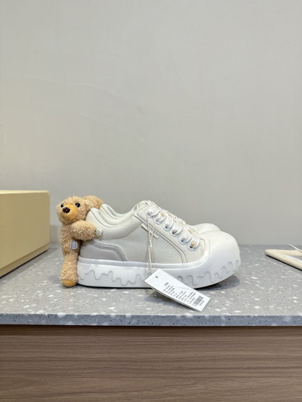 2025 Women 13DE MARZO White Canvas Leather Sneakers 3D Doll KFY00280