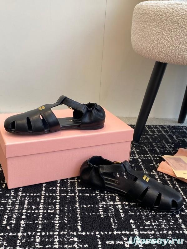 2025 Women Miu Miu Black Leather Flat Roman Sandals