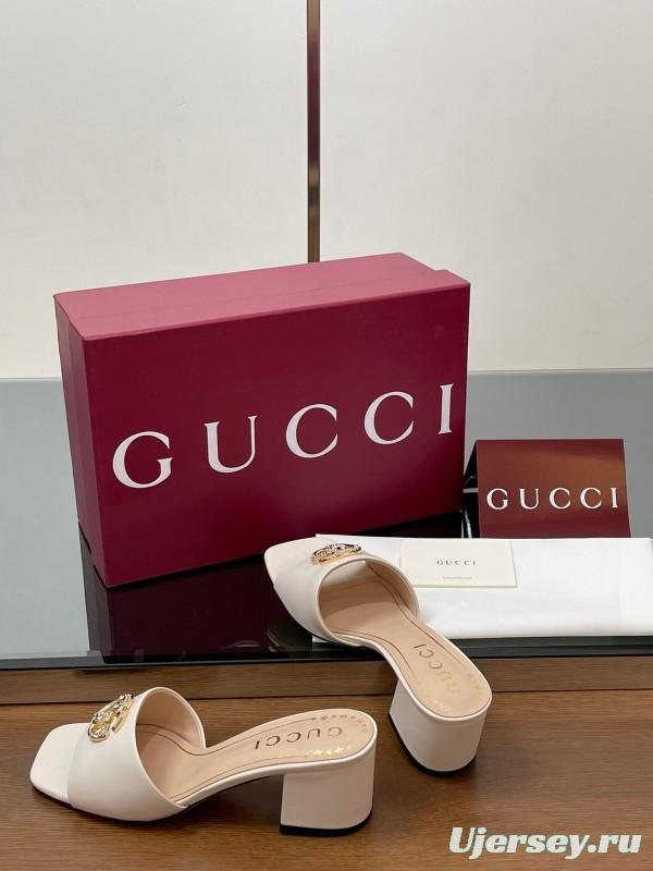 2025 Women Gucci Beige Leather Block Heel Sandals GG Crystal Buckle LY00280