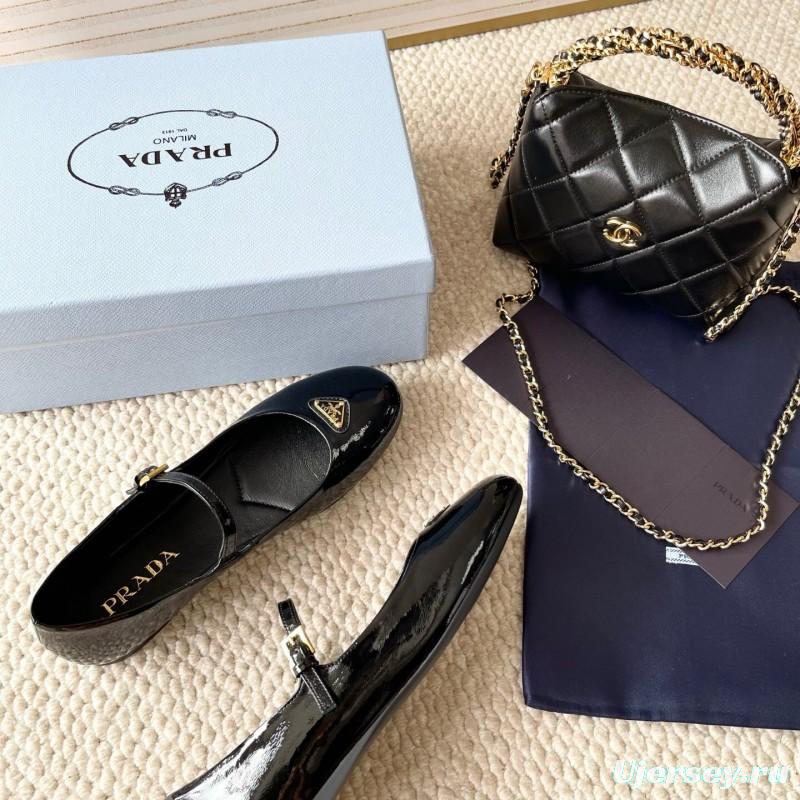 2025 Women Prada Black Patent Leather Mary Jane Ballet Flats KFY00290