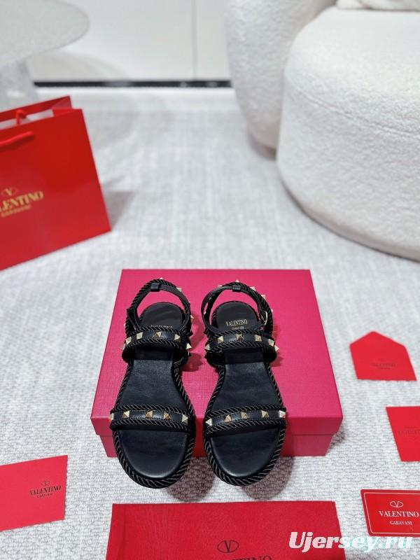 2025 Women Valentino Black Leather Sandals Studded LY00250