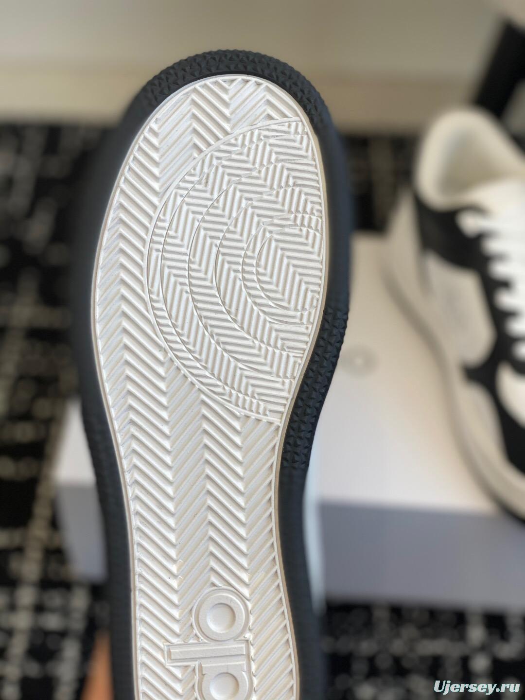 2025 Women Alo Black White Leather Sneakers KFY00280