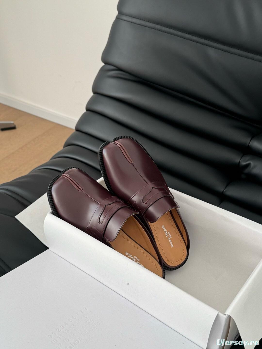 2025 Women MM6 Brown Leather Tabi Loafers