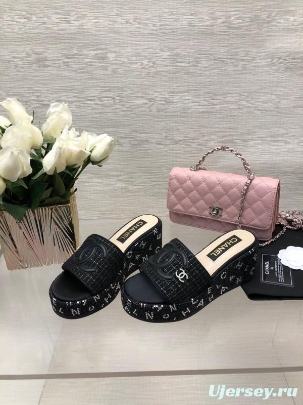 2025 Slippers CHANEL Black Fabric Slippers LY00320