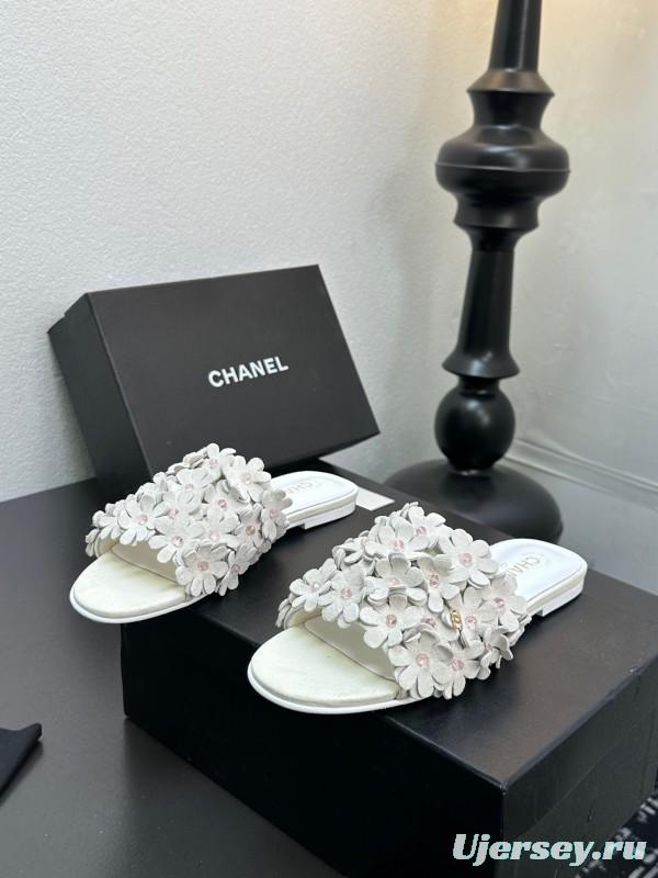 2025 Women Chanel White Leather Slippers
