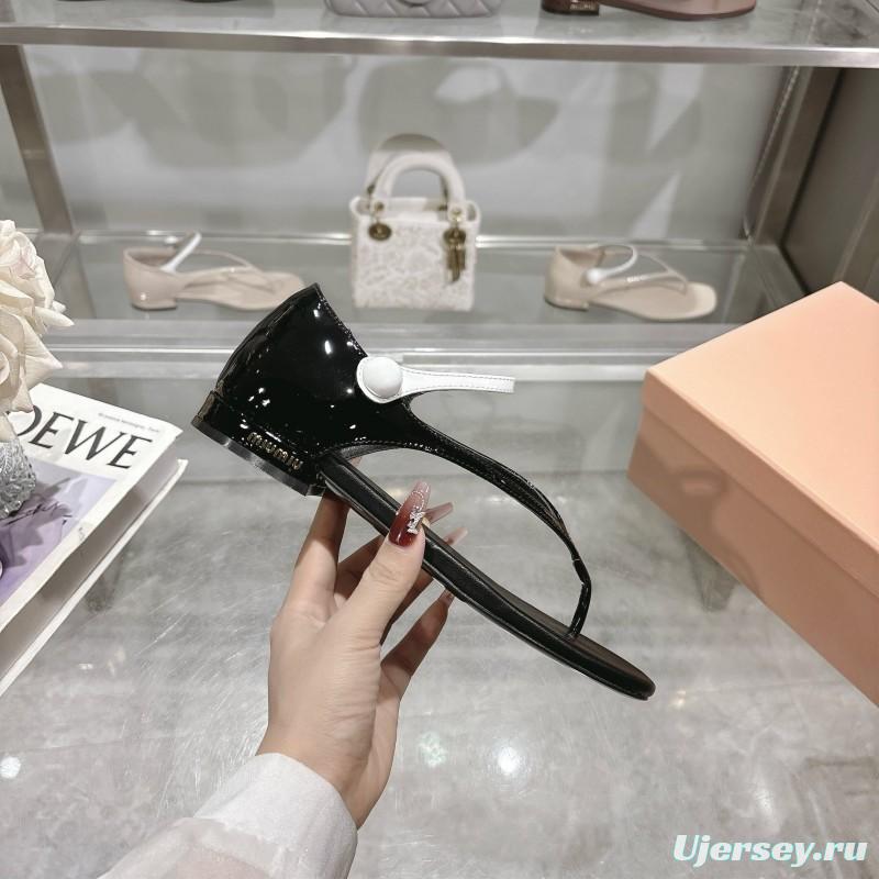 2025 Women Miu Miu Black Patent Leather T-strap Sandals With Contrast Strap KFY00289 (F)