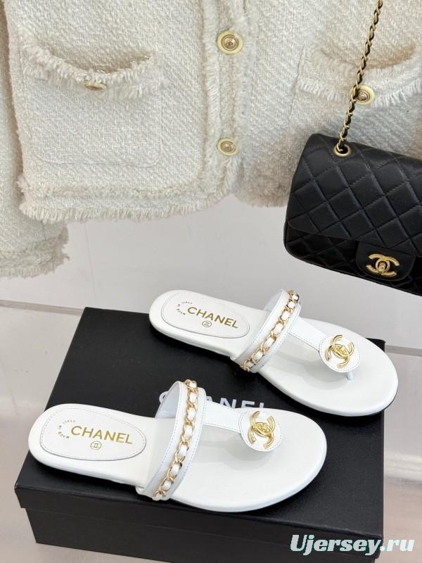 2025 Women Chanel White Leather Slippers CC Chain KFY00250
