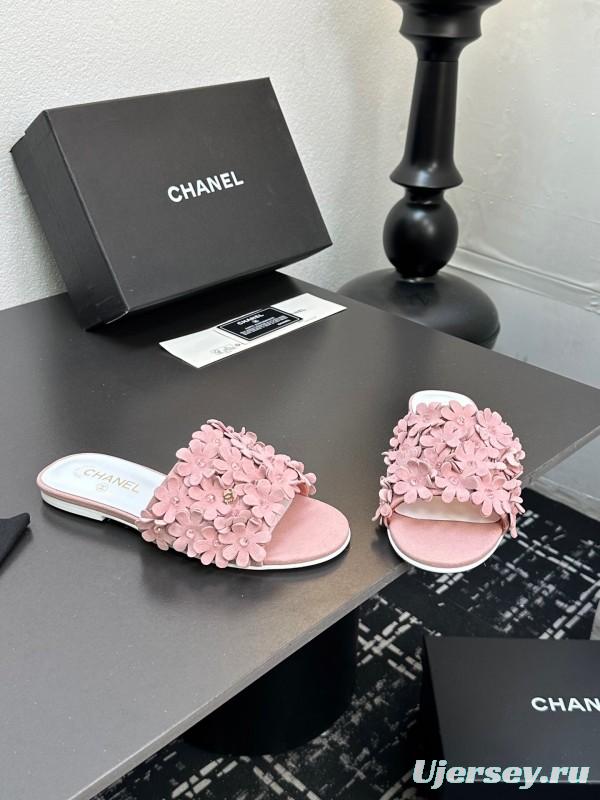 2025 Women Chanel Pink Suede Slippers