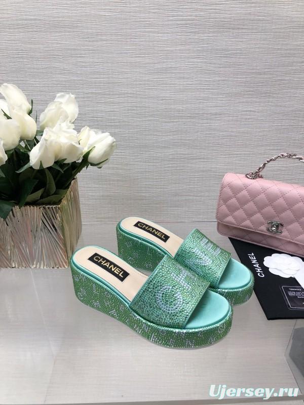 2025 Women Chanel Green Silk Slippers LY00320