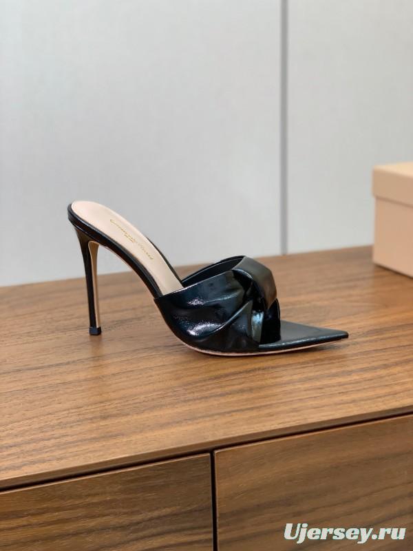 2025 Women Gianvito Rossi Black Leather Pointed High Heel Sandals