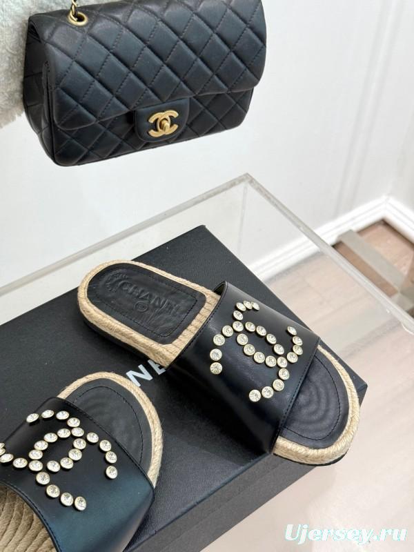 2025 Slippers Chanel Black Leather Slippers