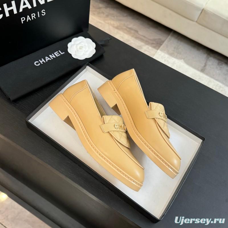 2025 Women Chanel Beige Leather Loafers KFY00310