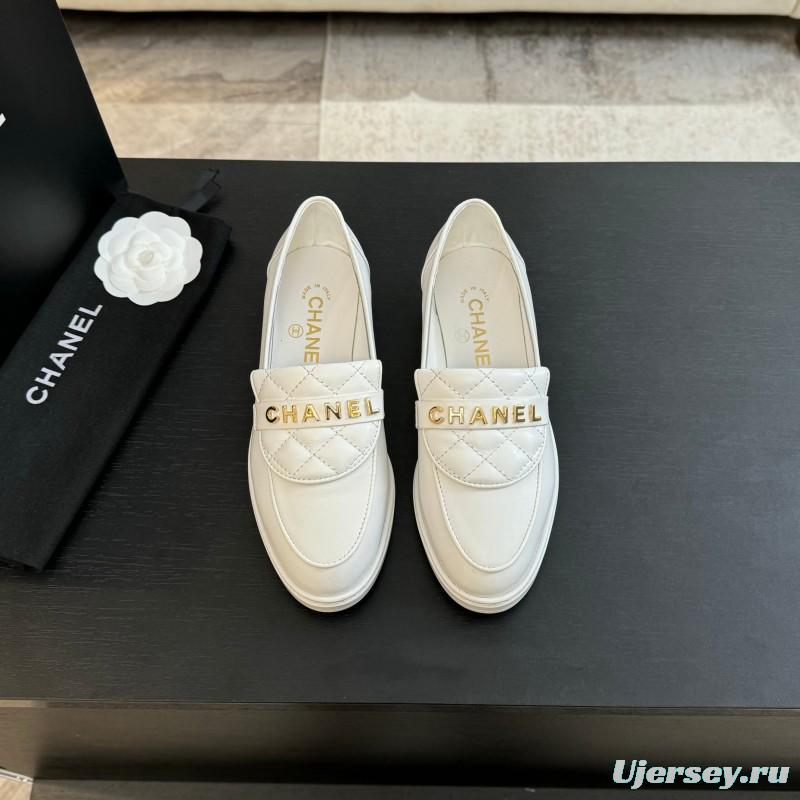2025 Women Chanel White Leather Loafers KFY00310