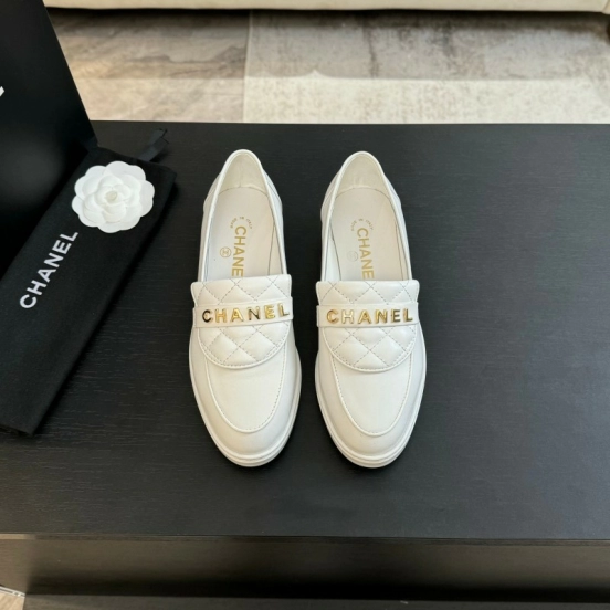 2025 Women Chanel White Leather Loafers KFY00310