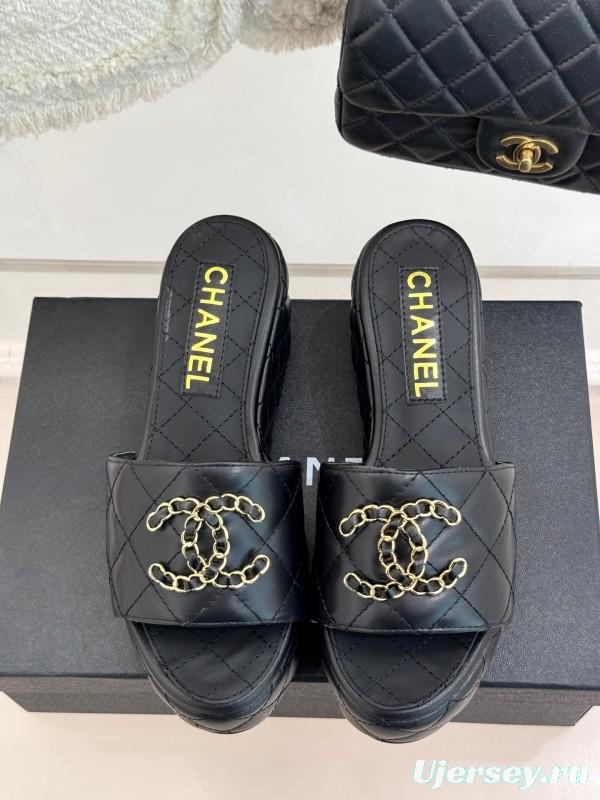 2025 Slippers Chanel Black Leather Slip-On Chain CC Logo