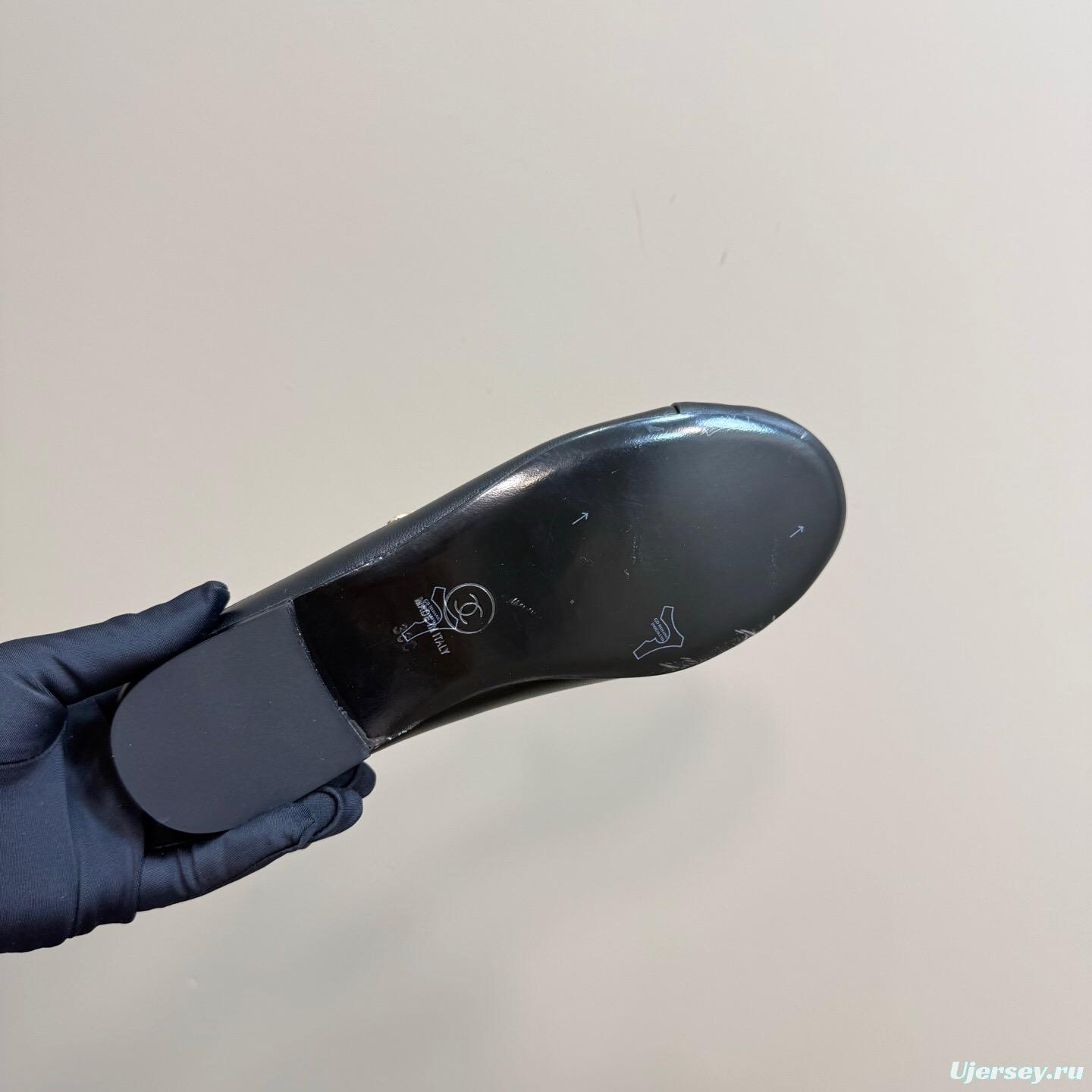 2025 Women Chanel Black Lambskin Leather Mules KFY00270