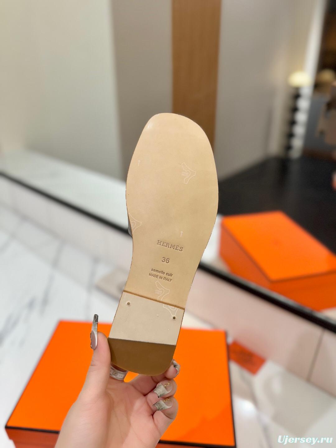 2025 Women Hermès Beige Leather Slippers