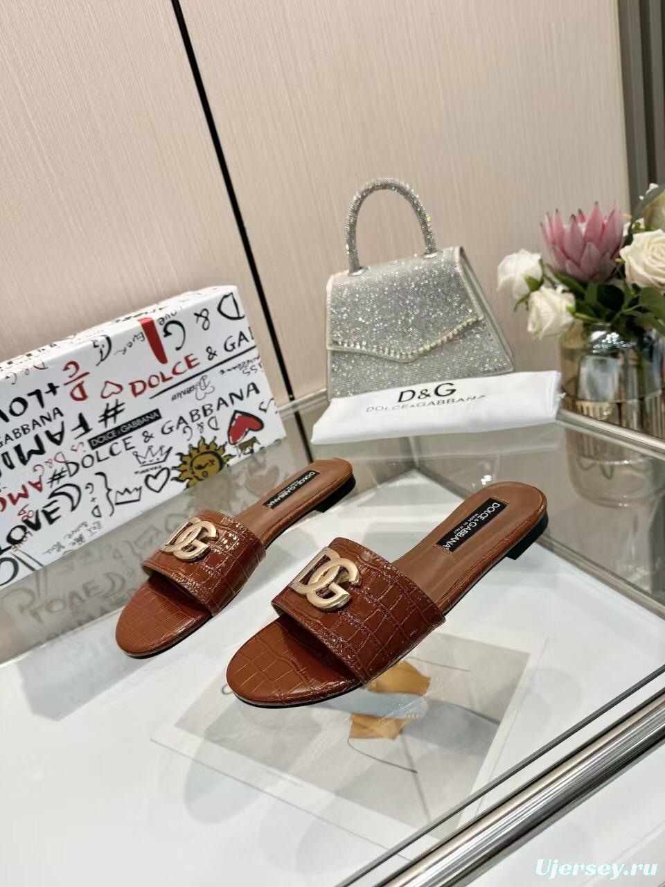 2025 Women Dolce & Gabbana Brown Leather Slippers LY00190