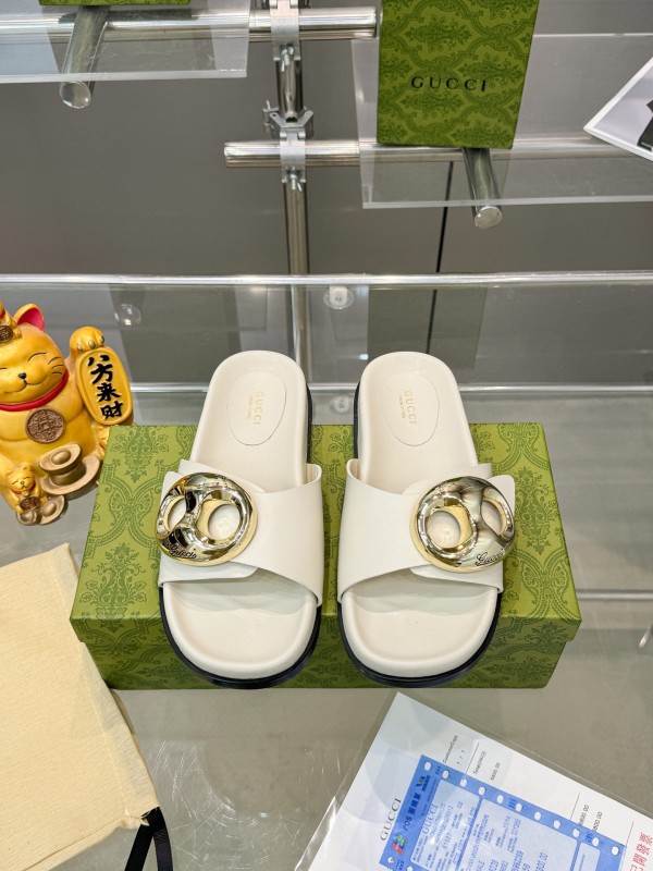 2025 Gucci White Leather Slippers KFY00210