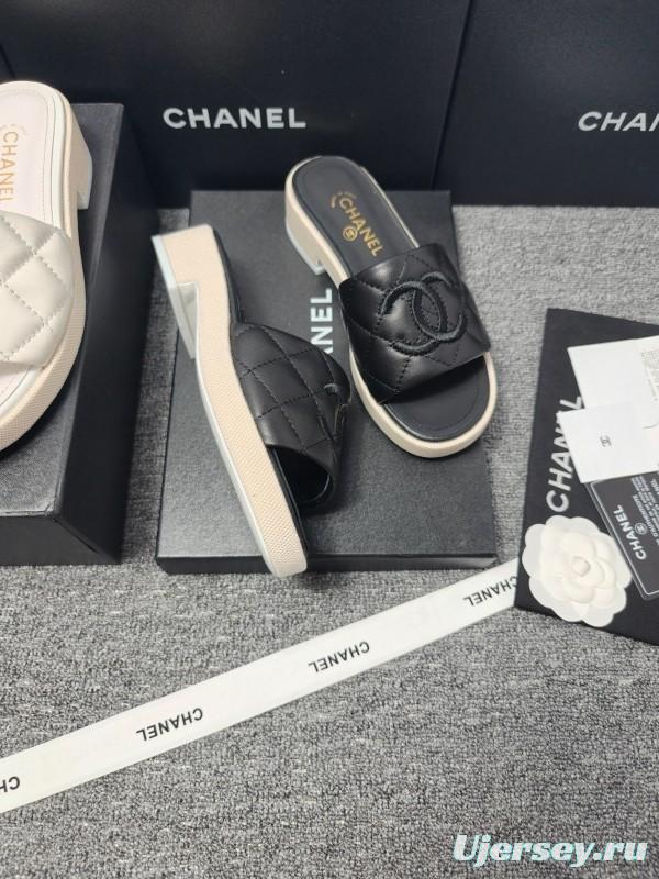 2025 Slippers Chanel Black Leather Slippers