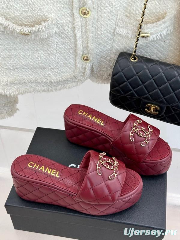 2025 Women Chanel Burgundy Leather Slippers Quilted Double C