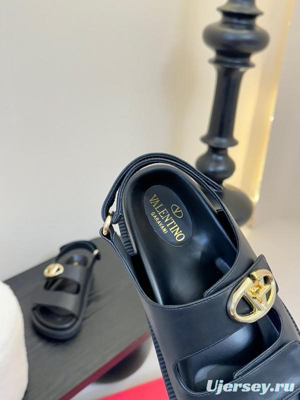 2025 Women Valentino Black Leather Sandals V Buckle KFY00320