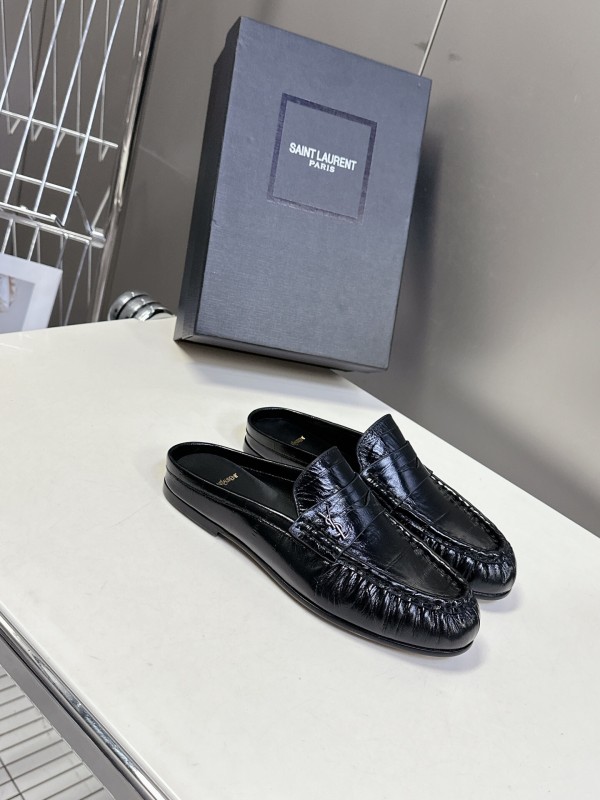 2025 Women Yves Saint Laurent Black Calfskin Loafers KFY00330