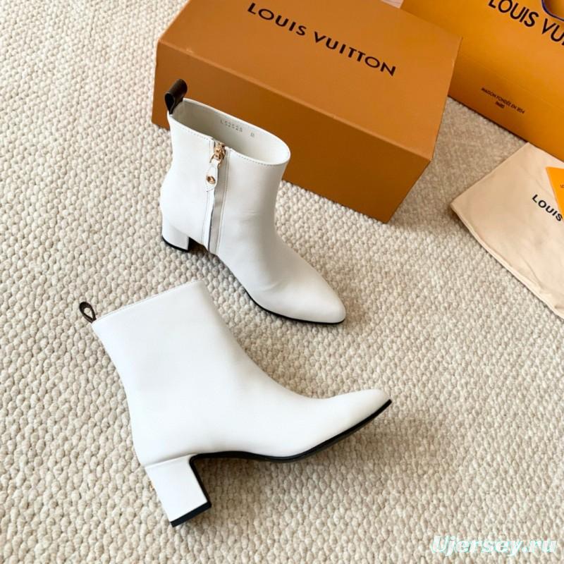 2024 Women Louis Vuitton White Leather Ankle Boots MJ00410