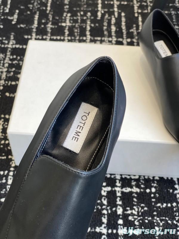2025 Women Toteme Black Leather Slip-On Loafers