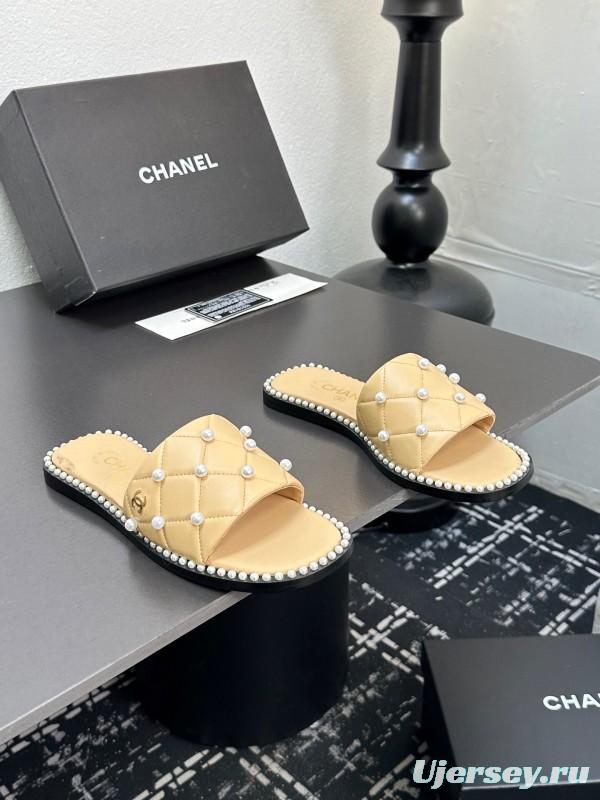 2025 Slippers Chanel Beige Lambskin Pearl