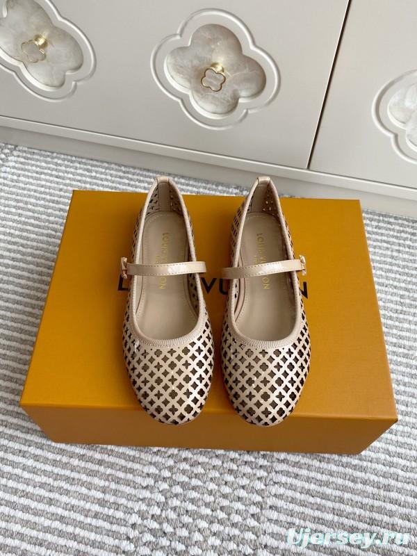 2025 Women Louis Vuitton Beige Leather Ballet Flat Laser Cut KFY00310