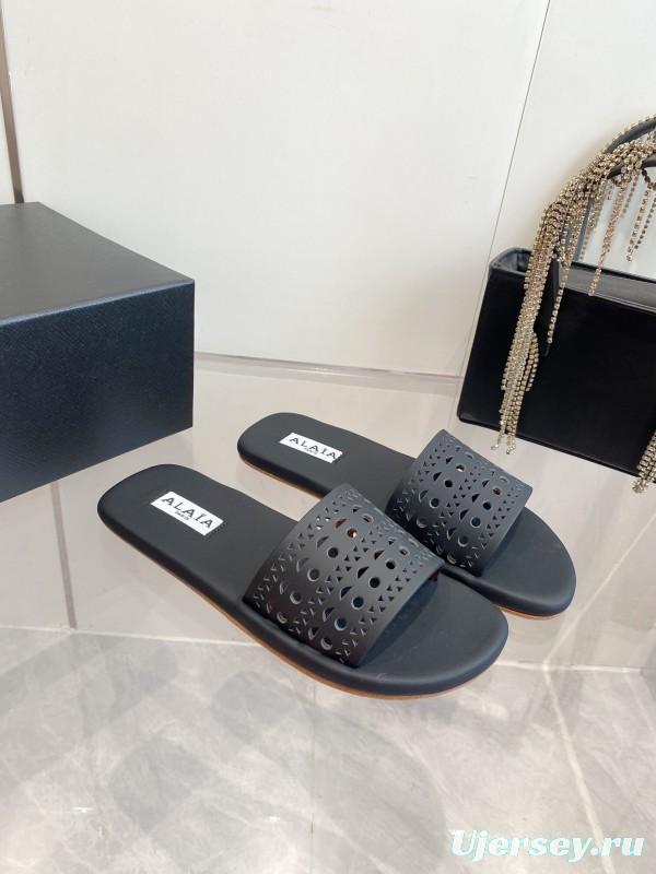 2025 Alaa Black Leather Slippers KFY00280
