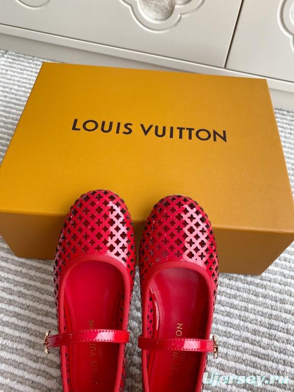 2025 Women Louis Vuitton Red Patent Leather Ballet Flats KFY00310