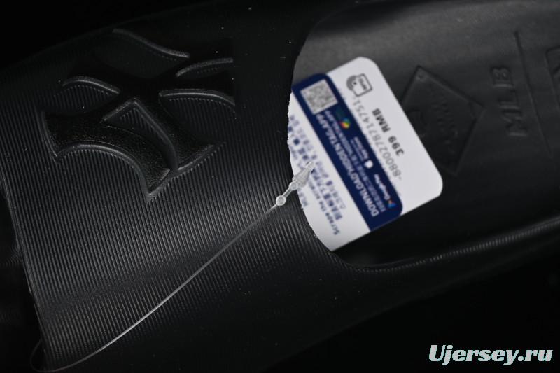 New York Yankees MLB Skipper Slide Summer Casual Sandals - 3ALPS015350BKS