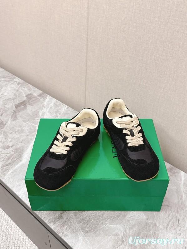 2025 Unisex Bottega Veneta Black Nylon Suede Sneakers KFY00290