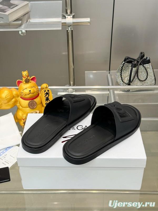 2025 Men Dolce & Gabbana Black Leather Slippers KFY00150