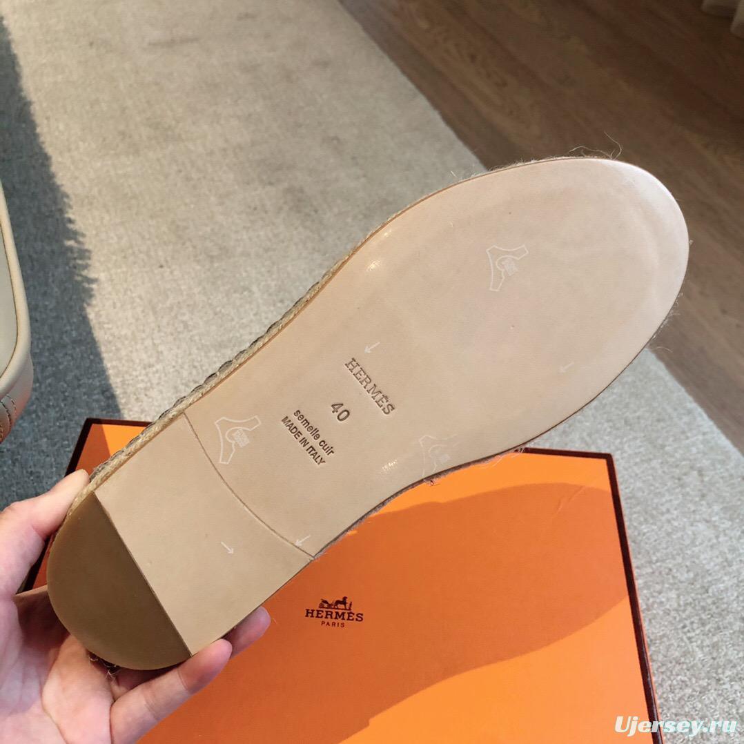 2025 Unisex Hermès Light Grey Calfskin Suede Loafers AS00380