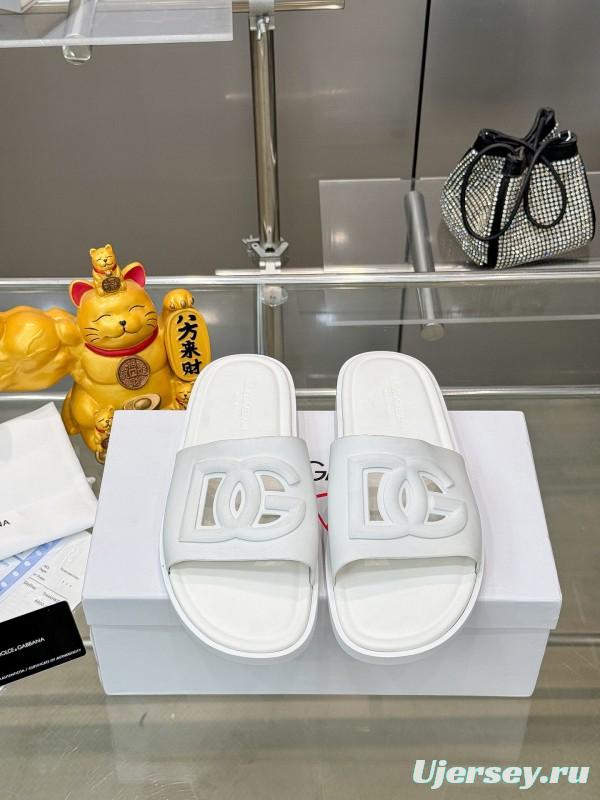 2025 Unisex Dolce & Gabbana White Leather Slippers KFY00150