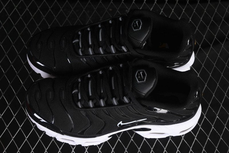 Nike Air Max Plus Retro Running Shoes with Air Cushion Technology - DM2362-001
