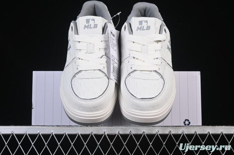 New York Yankees Bigball Chunky Embo Monogram Platform Sneakers - 3ASXE035N50GRS