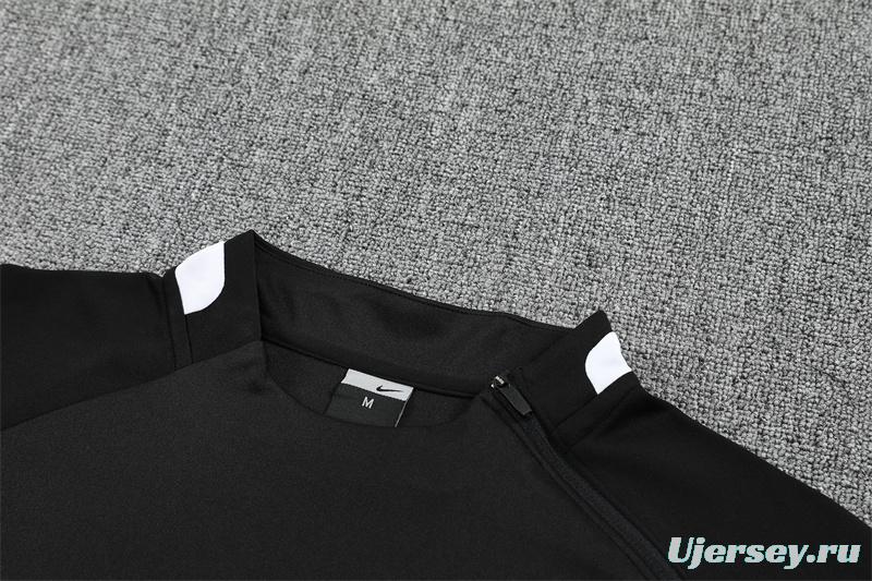 Retro 02/03 Manchester United Black Half Zipper Jacket