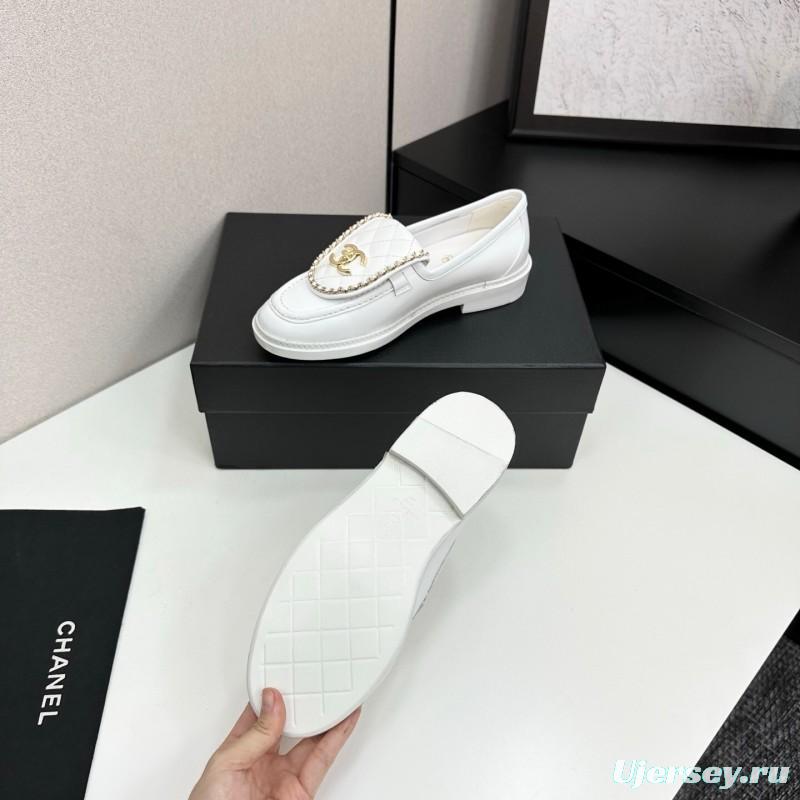 Chanel Classic Flap Chain CC Loafers with Buckle Closure - LY00320