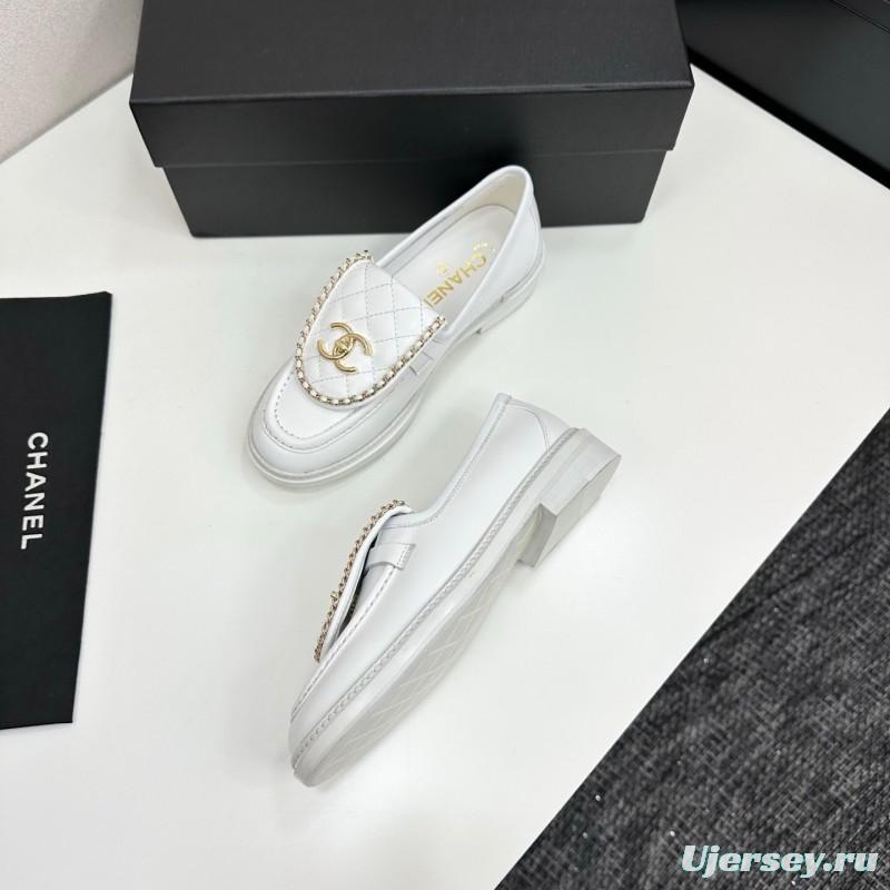 Chanel Classic Flap Chain CC Loafers with Buckle Closure - LY00320