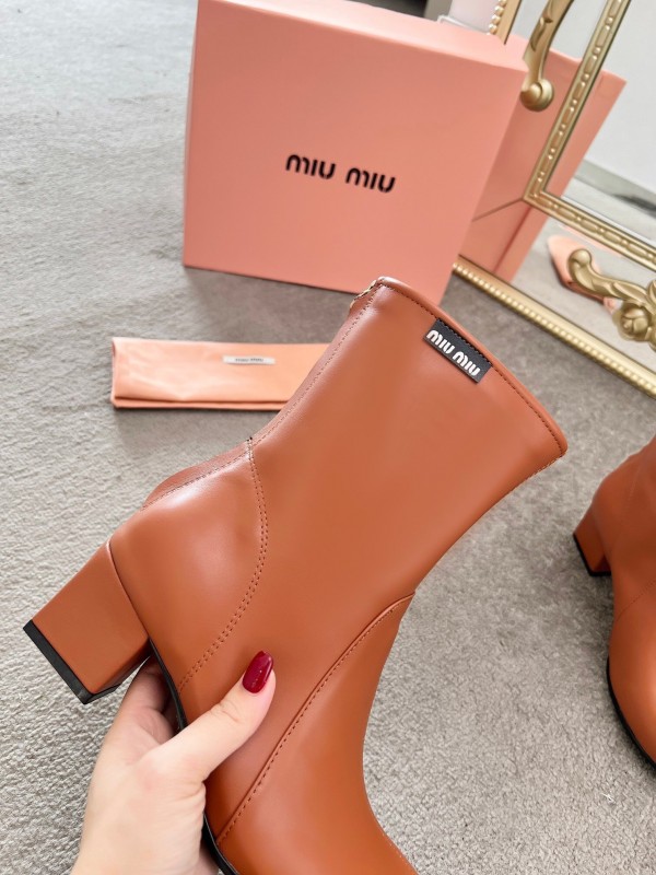 Miu Miu Fall/Winter 2025 Runway Dreamy Night City Heels - LY00290