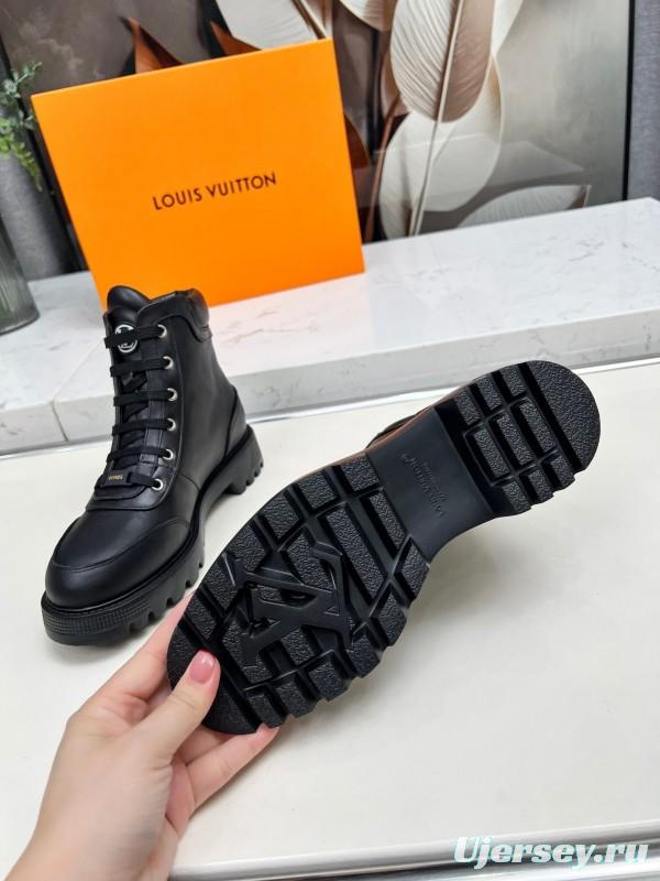 Louis Vuitton Territory Flat Boots with Monogram Embossing and Metal Eyelets - LY00310