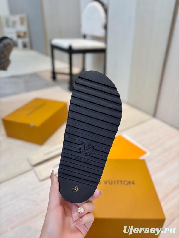 Louis Vuitton 2025 SS Monogram Sandals Couple Edition - KFY00280