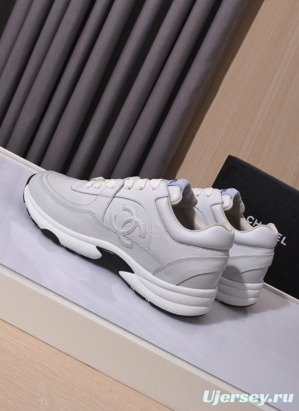 Chanel Loafers Classic Style with Gradient Logo and Platform Sole - KFY00350